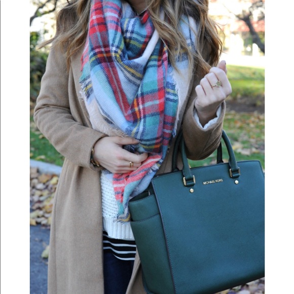 Aerie oversized blanket scarf - Picture 3 of 5